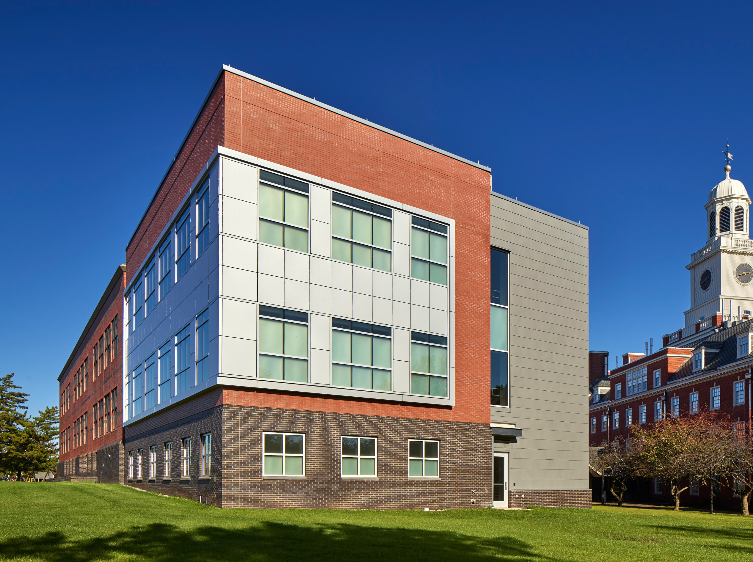 Rutgers University Waksman Institute of Microbiology Building side view