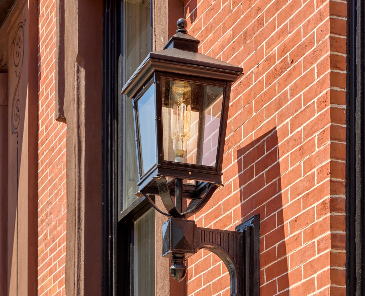 2000 Spruce Street light